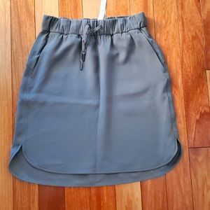 Lulu Lemon Women's Skirt Size 6